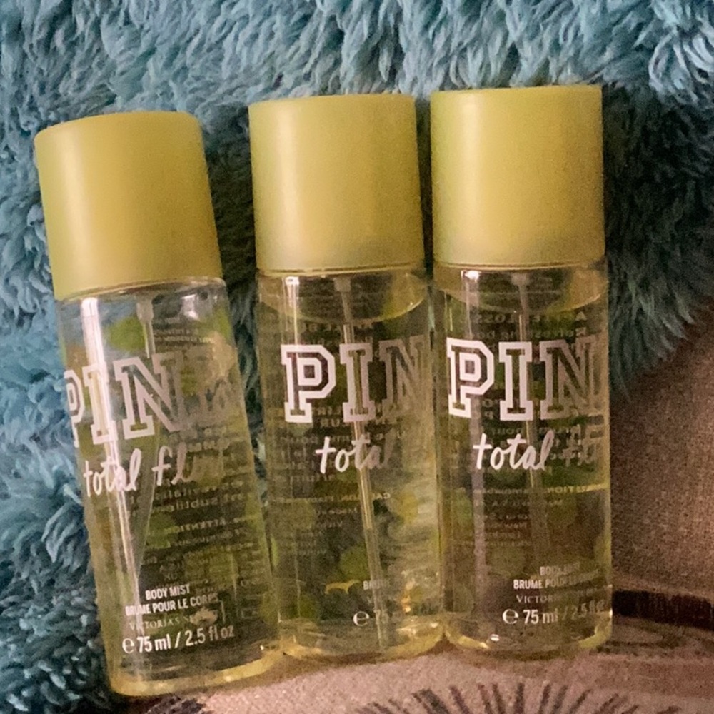 Victoria’s Secret pink total flirt